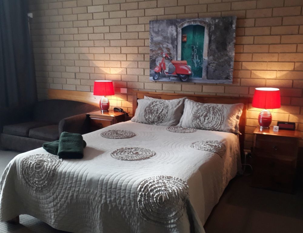 Moe Motor Inn - Contactless 24 Hour Checkinn Available المظهر الخارجي الصورة