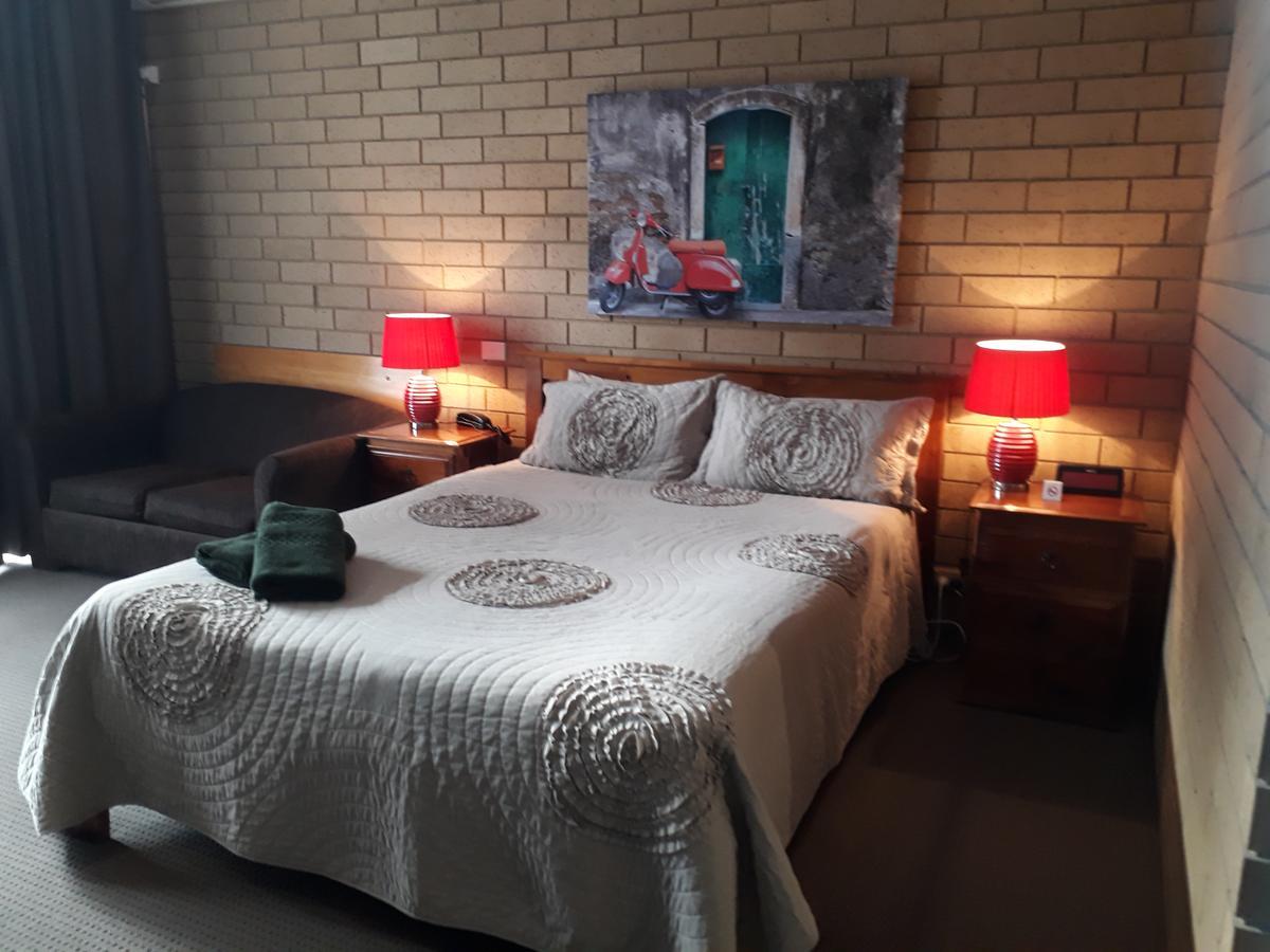 Moe Motor Inn - Contactless 24 Hour Checkinn Available المظهر الخارجي الصورة